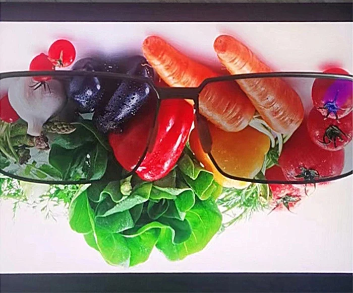 Sunglass free display view