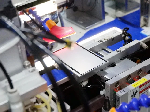 DISEA LCM process step 18: Automatic Assembly Backlighting