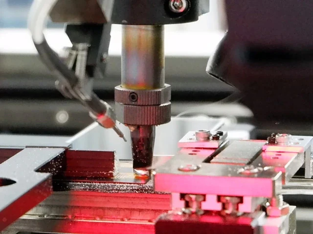 DISEA LCM process step 20: Automatic Soldering